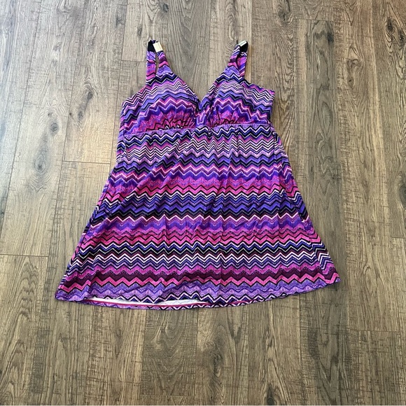 - Catherine’s One Piece Dress Swimsuit Skort Sz 18 W Chevron Print Padded $5 - Picture 1 of 6